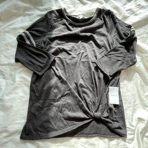 Casual long sleeve tee with knotted detail